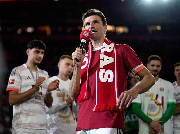 足球比分500网-穆勒：感谢拜仁25年陪伴 孔帕尼：穆勒精神永在